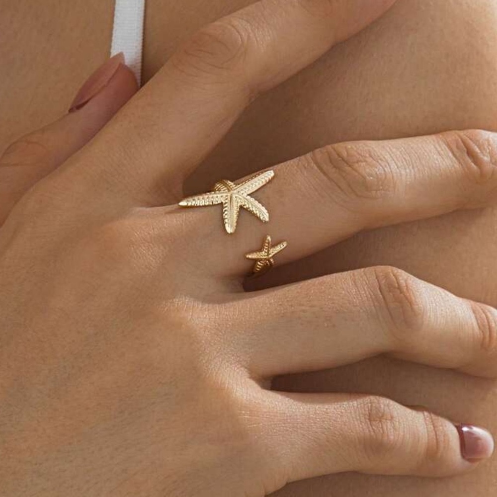 1 Piece : Gold Starfish Ring